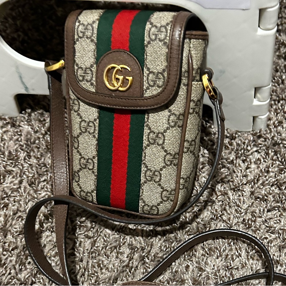 Gucci Crossbody. Like new!